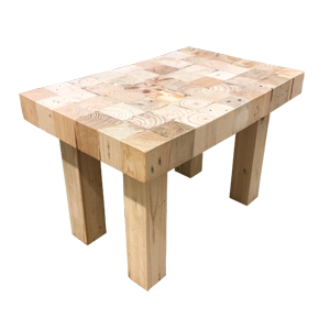 Petite table basse en cubes